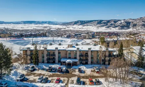 Panoramic Views and Ski in Out Access with Club Amenities - Stunning Retreat