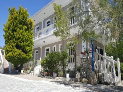 GORGONA APARTMENTS