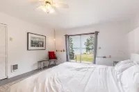 Breathtaking Views and Game Room - Delightful Coastal Sanctuary