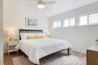 Sunny Patio and Close to the Beach - Vibrant Coastal Haven