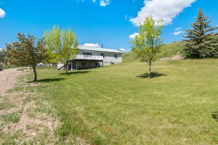 Ideal for Families with Spacious Living Area - Charming Cozy Retreat