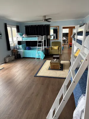 Large Picturesque Lakehouse~Pet Friendly+Beach+Hot Tub+Game Rm+Tiki Hut+Gym=Fun