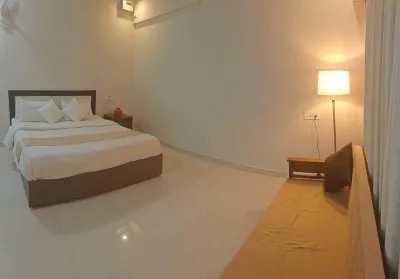 Golden Hill Resort Hotels near Hebbe Falls