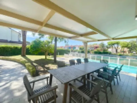 Delightful villa with garden and pool in Albarella