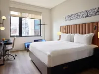 Arlo Chicago Отели рядом с достопримечательностью «Ригли-билдинг»