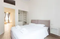 EasyTopStay - Moscova Modern Apartment サン・マルコのホテル