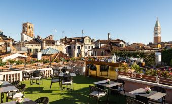 Hotel A la Commedia