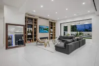 빌라 칼리파 - 리조트 스타일 리빙, 프라이빗 풀, 스파 및 극장 있음