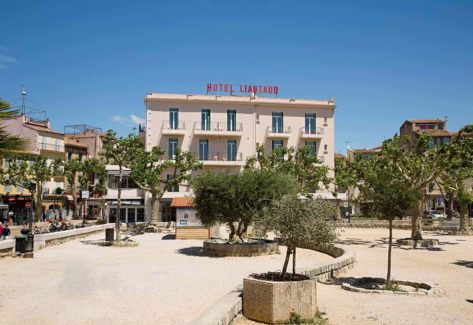 hotel overview picture