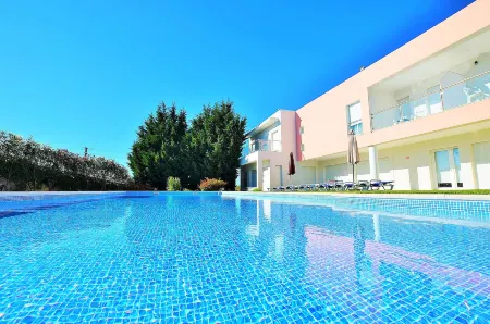 Hilltop Oasis Lisboa Oeiras