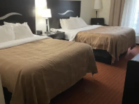 Quality Inn & Suites Hotels in Somerset