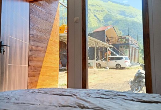 이스타나 브로모 리조트 & 레스토