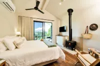 Beechmont Estate Hotels in O'Reilly