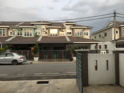 Da Bella Homestay Hotels in Seri Manjung