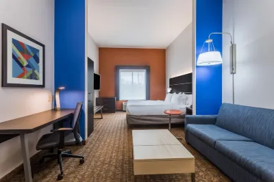 Holiday Inn Express & Suites Bremen Hotels near Pilot Travel Center