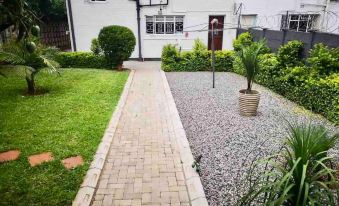 Chic Modern House on Neasden - 2085