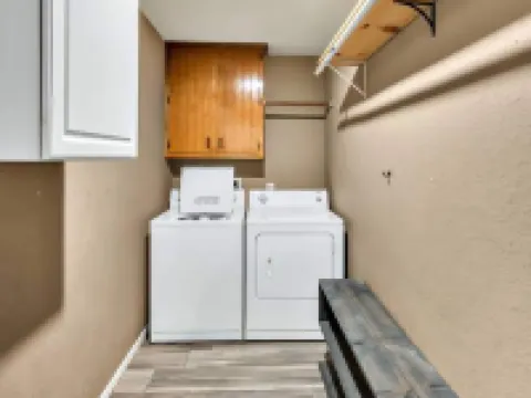 New Cozy Retreat Located 15 Minutes to Waco Hotels in Hewitt