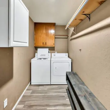 New Cozy Retreat Located 15 Minutes to Waco