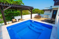 Bella Luna Beach House #227473