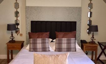 The Powfoot Hotel, Annan