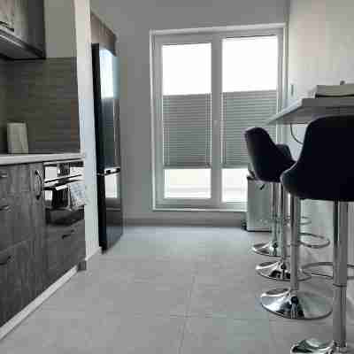 Stunning 2-Room Penthouse with Lakeview W11 Rooms