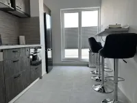 Stunning 2-Room Penthouse with Lakeview W11 Hotels in Roșu