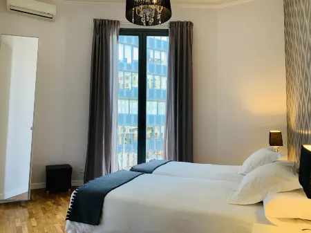 Super Balmes Guest House