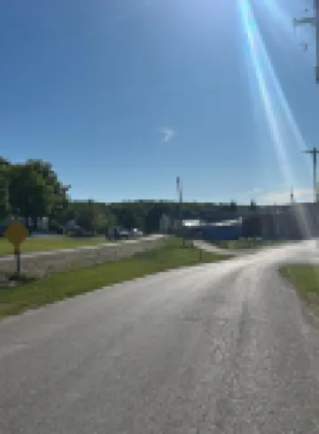 Adorable 2-bedroom home, 2 min walk to lake, restaurants, shops.Near SB Dunes