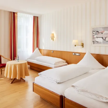 Hotel Zum Schiff Отели рядом с достопримечательностью «Река Дреизам»