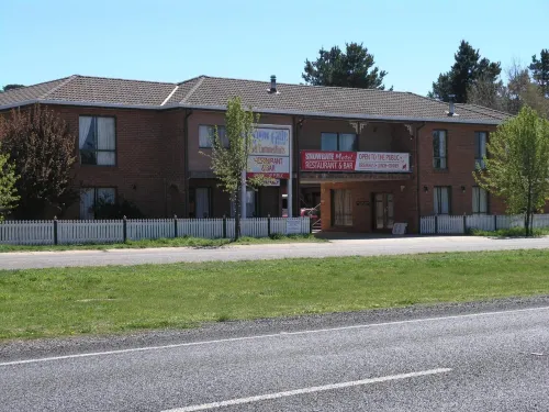 Snowgate Motel + Apartments Hotels in Berridale