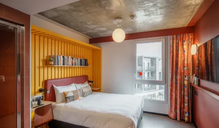 Jost Hôtel le Havre Centre Gare Отели рядом с достопримечательностью «Le Square Saint-Roch»