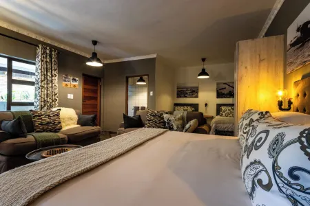 Hornbill Family Suites