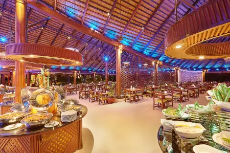 Kuredu Island Resort & Spa Отели в г. Kudadoo