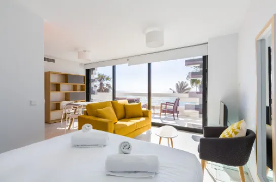 Seafront Boutique CalaBeach Rincón de la Victoria