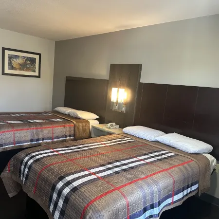 Deluxe Inn