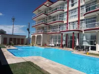 Menabe'l - Pool