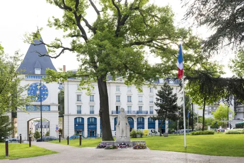 Le Plessis Grand Hotel Отели в г. Шатне-Малабри
