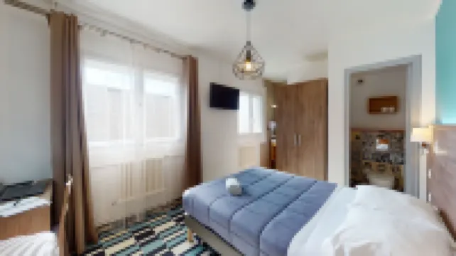 โฮเต็ล เลส์ ปิเออซ์