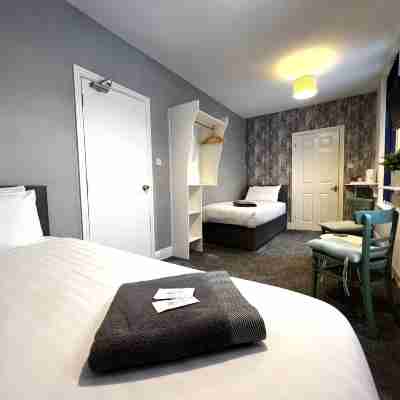 Central Cove Guesthouse Rooms