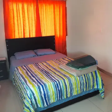 Casa 4 恩裡克奧拉亞埃雷拉機場附近的飯店