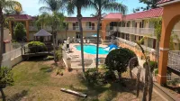 Days Inn & Suites by Wyndham Port Richey - Rooftop Pools