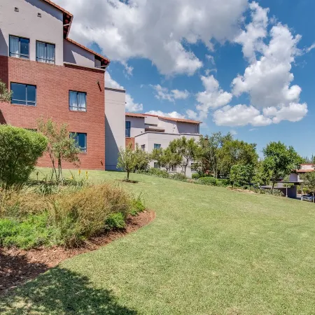 JoziStay @ Jackal Creek Apartments