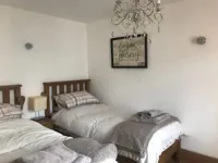 Old Hall Cottage Hotels in Hope