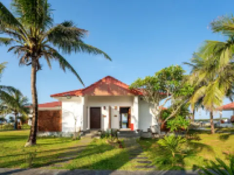 Tam Thanh Beach Resort & Spa Hotels near Chu Lai Airport