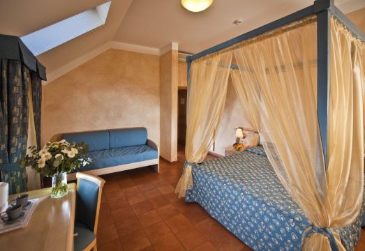 호텔 시저 프라하