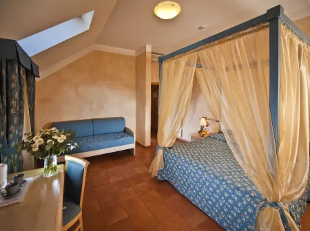 Hotel Caesar Prague Отели рядом с достопримечательностью «Кафедральный собор Святых Кирилла и Мефодия»