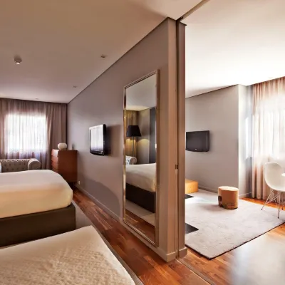 Altis Prime Hotel Отели рядом с достопримечательностью «Театр «Парке Майер»»