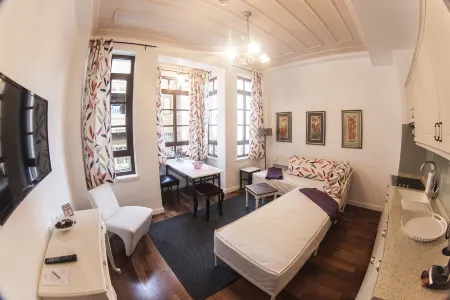 Villa Pera Suite Hotel