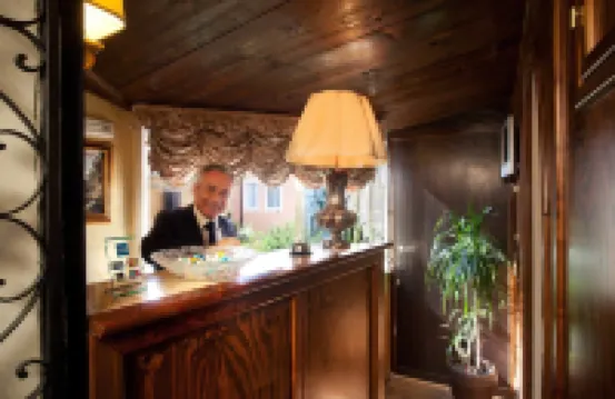 Pantheon Inn