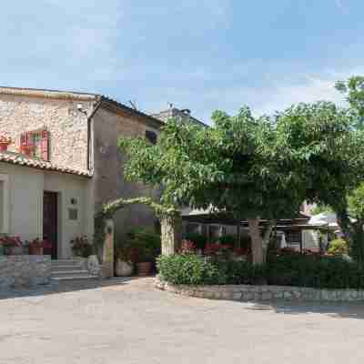 Domaine du Lac en Provence Hotel Exterior
